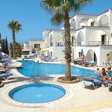 Lejlighedshotel Petrosana 3*